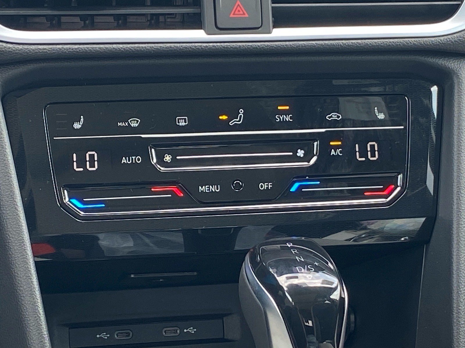 New 2026 Volkswagen Taos SE FWD image 7