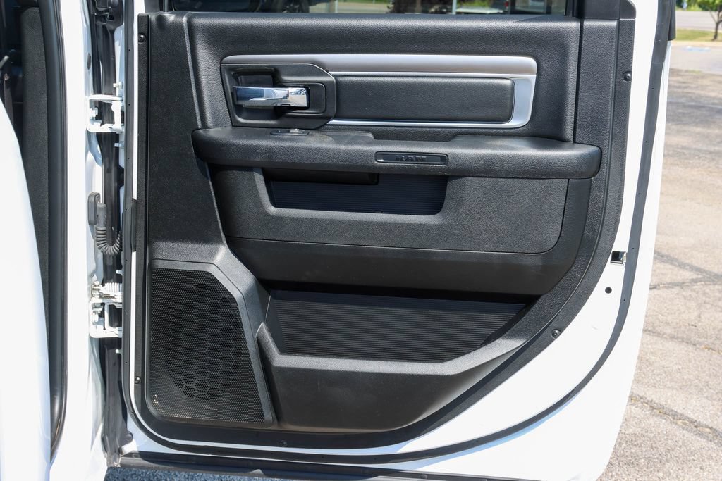 Used 2024 RAM 1500 Warlock AWD/4WD image 10