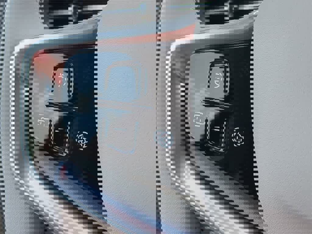 New 2025 Volvo EX90 Plus image 24