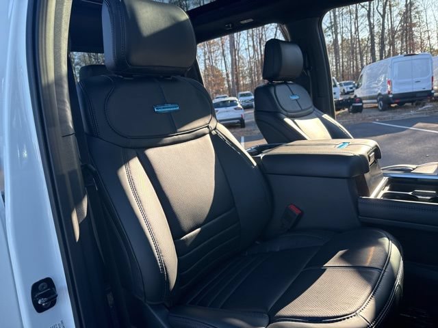 New 2026 Ford F250 Platinum w/ Tremor Off-Road Package AWD/4WD image 24