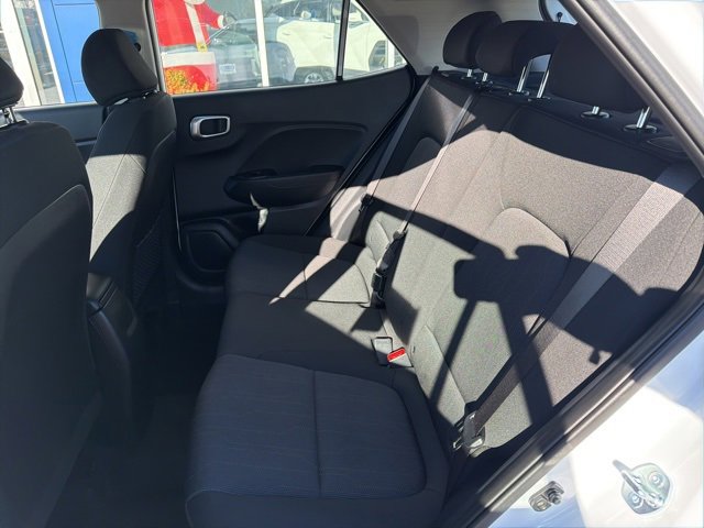 Certified 2025 Hyundai Venue SE image 32