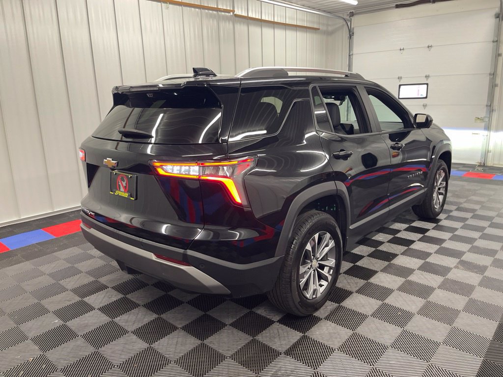 Used 2025 Chevrolet Equinox LT w/ Convenience Package II AWD/4WD image 4