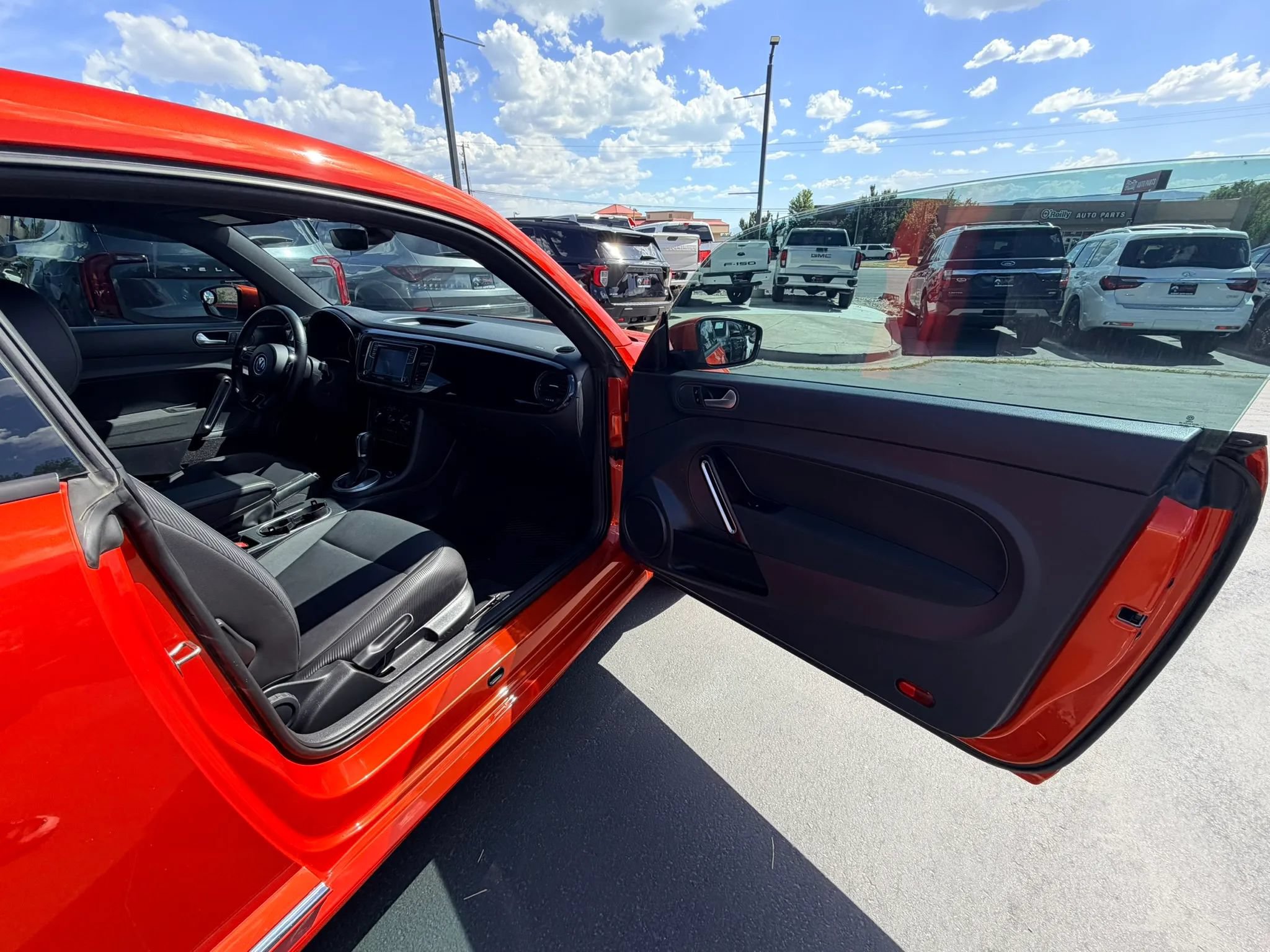 Used 2018 Volkswagen Beetle 2.0T S FWD image 20