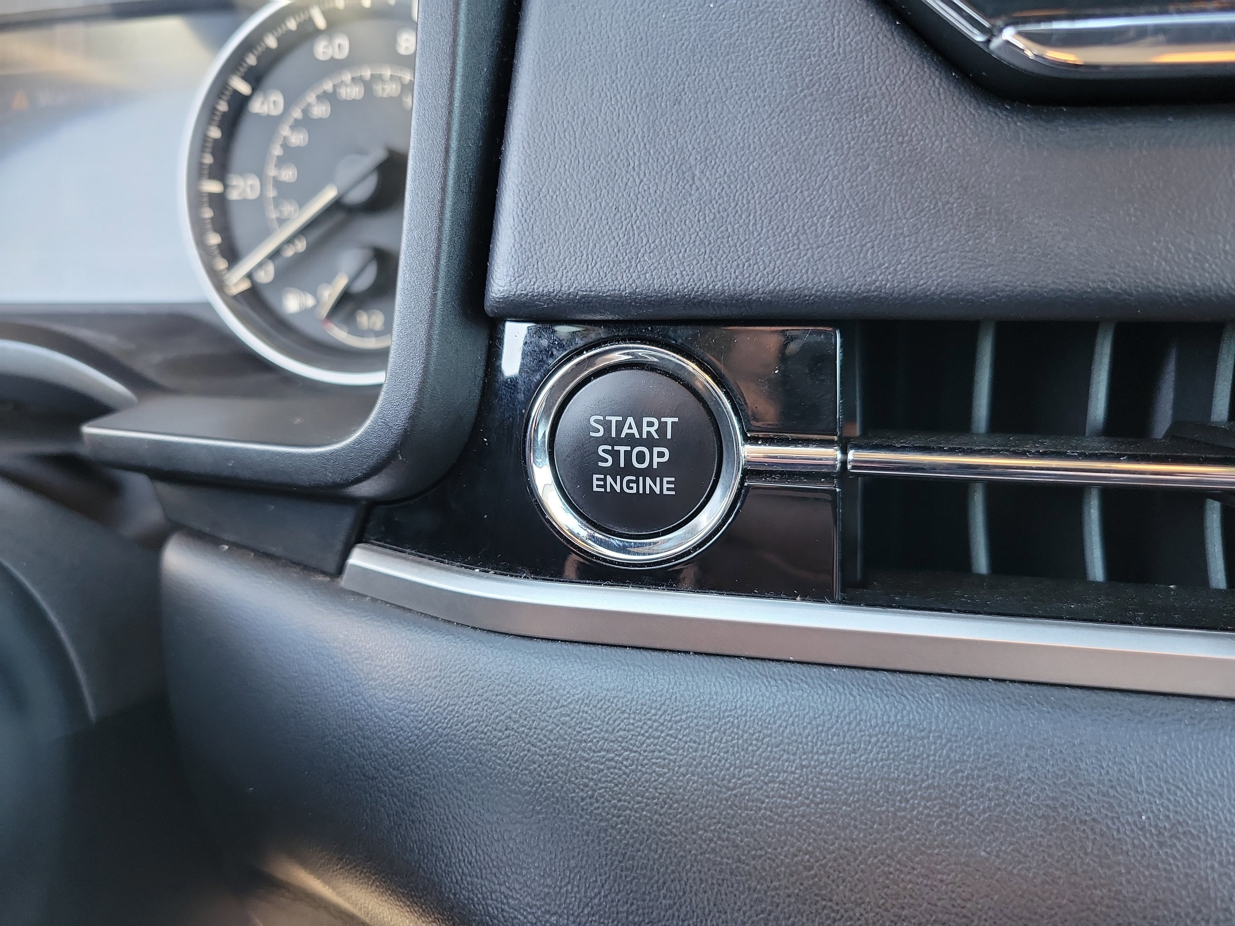 Used 2024 Mitsubishi Outlander SE image 35