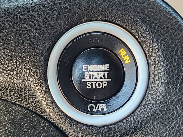 Used 2018 Chrysler 300 Limited w/ Safetytec Plus Group image 19