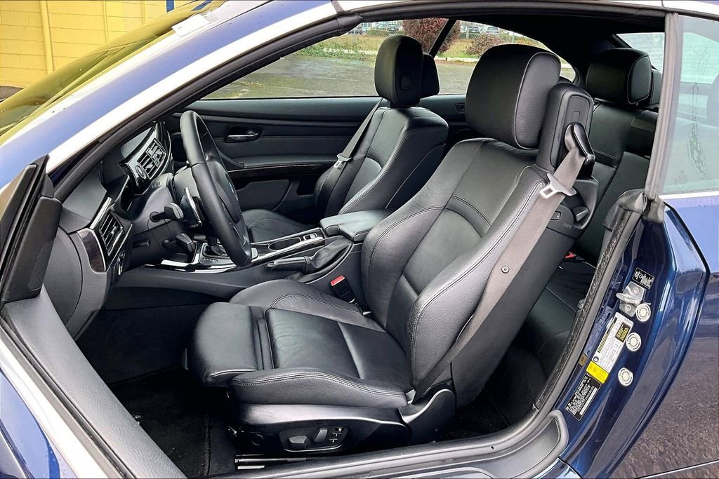 Used 2011 BMW 335i Convertible image 9