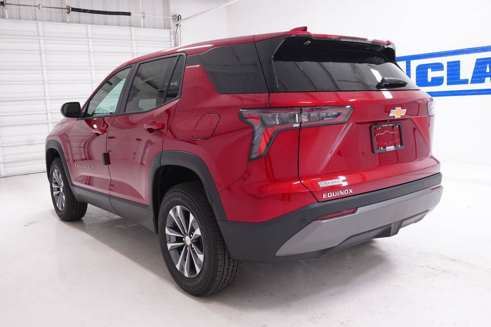 New 2027 Chevrolet Equinox LT FWD image 33