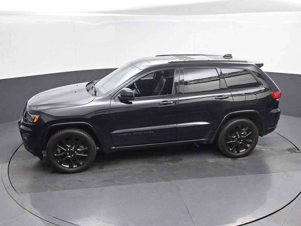Used 2021 Jeep Grand Cherokee Laredo X AWD/4WD image 38