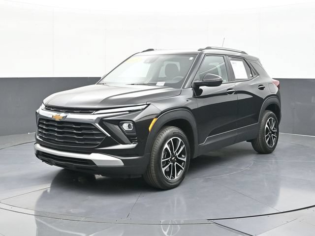 Used 2025 Chevrolet TrailBlazer LT AWD/4WD image 3