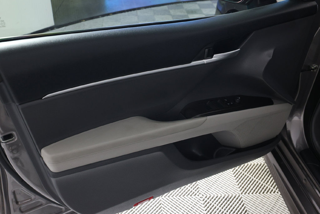 Used 2023 Toyota Camry SE FWD image 15