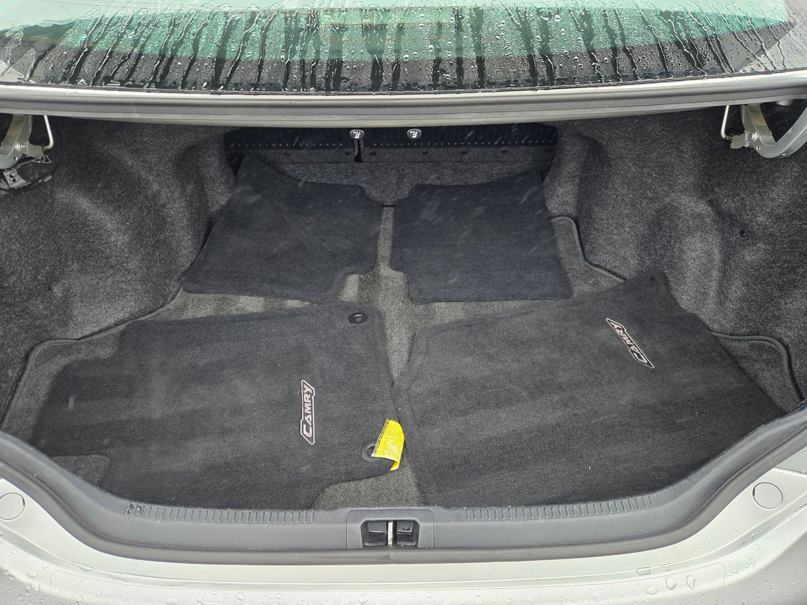 Used 2013 Toyota Camry image 9