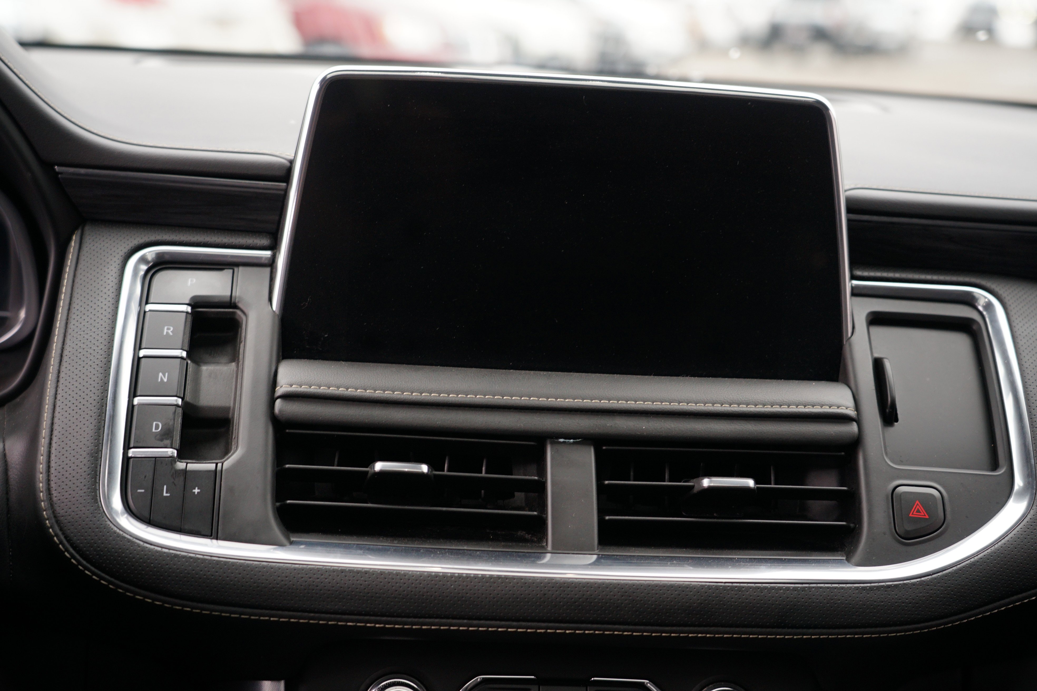 Used 2023 GMC Yukon XL SLT image 24