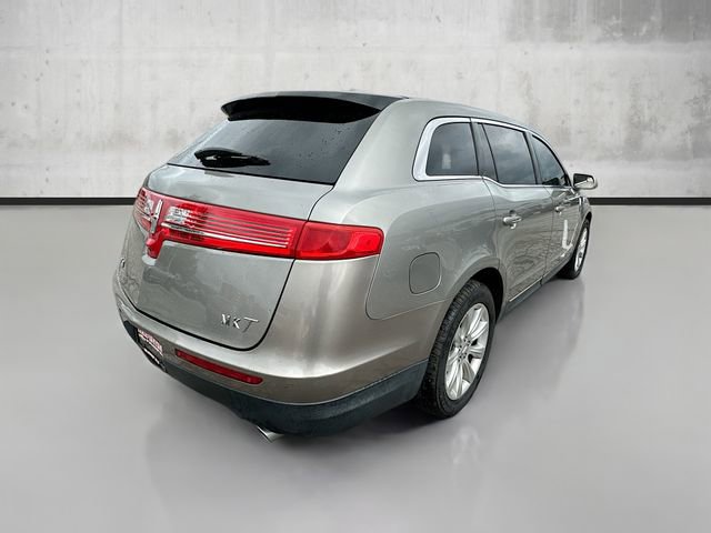 Used 2015 Lincoln MKT FWD image 5
