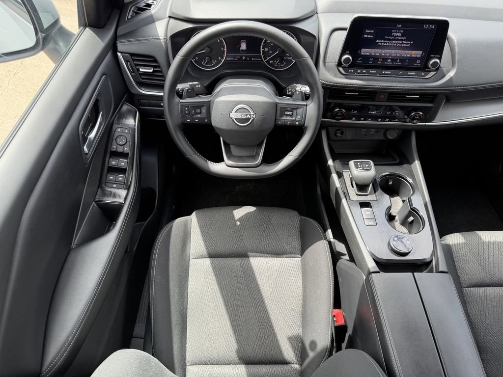 Used 2025 Nissan Rogue SV AWD/4WD image 14