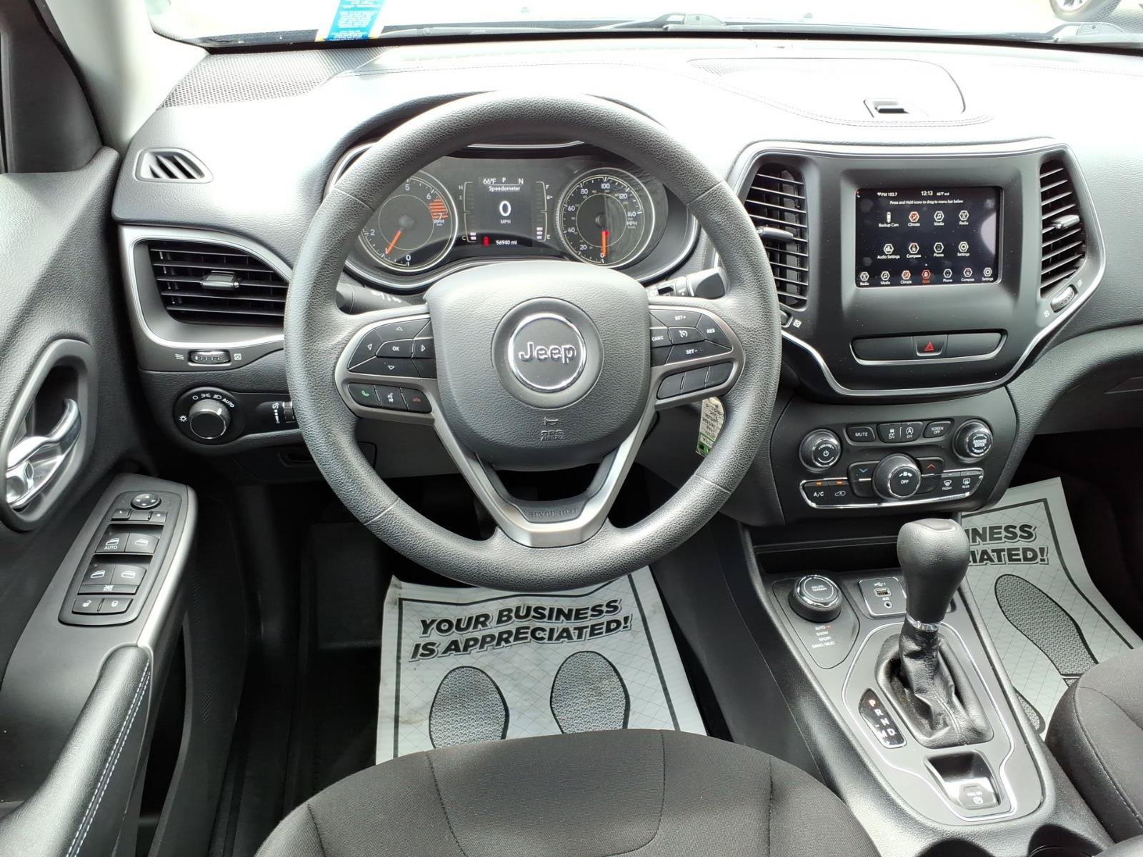 Used 2020 Jeep Cherokee Latitude AWD/4WD image 11