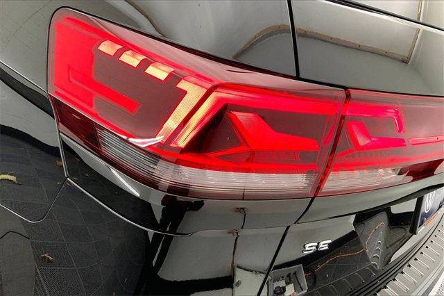 Used 2025 Volkswagen Atlas Peak Edition SE image 30