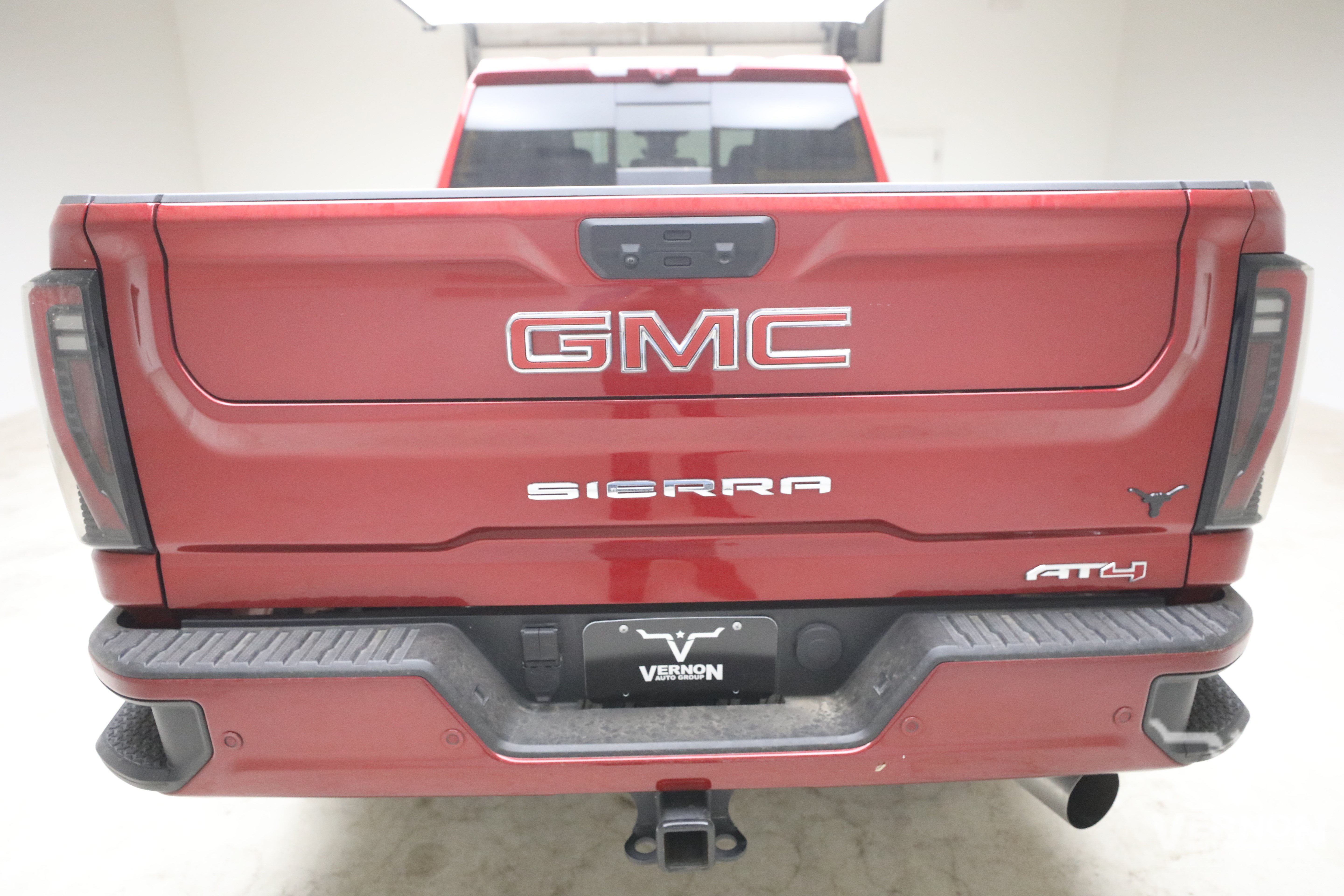 Used 2025 GMC Sierra 2500 AT4 w/ AT4 Premium Plus Package AWD/4WD image 3