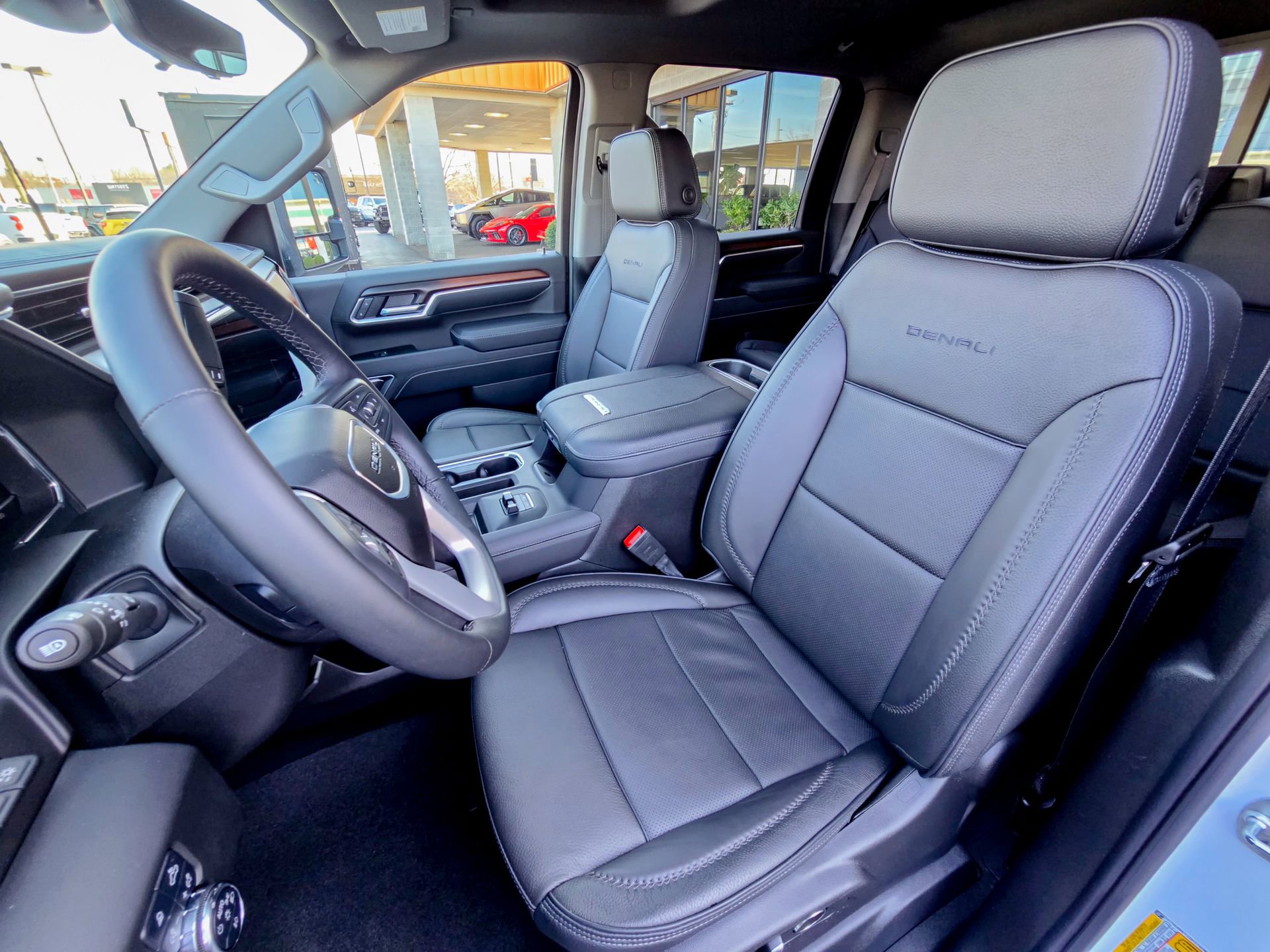 Used 2025 GMC Sierra 3500 Denali w/ Denali Reserve Package AWD/4WD image 27
