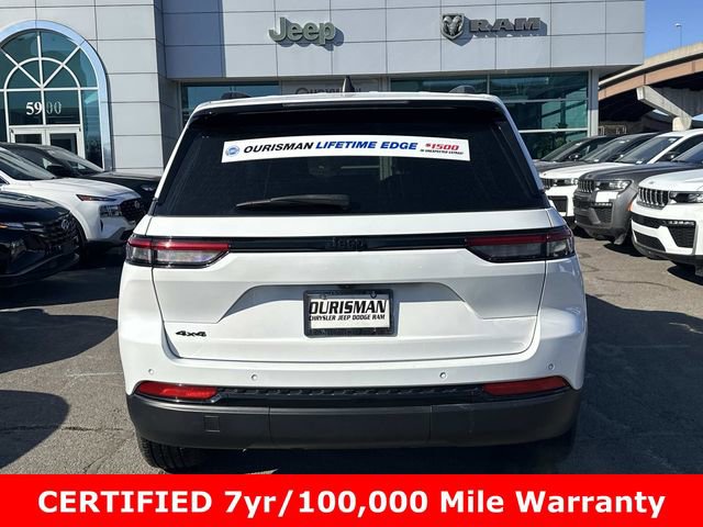 Certified 2023 Jeep Grand Cherokee Altitude image 3