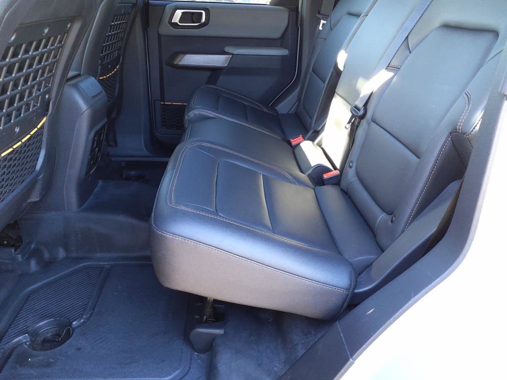 Used 2023 Ford Bronco Badlands image 11