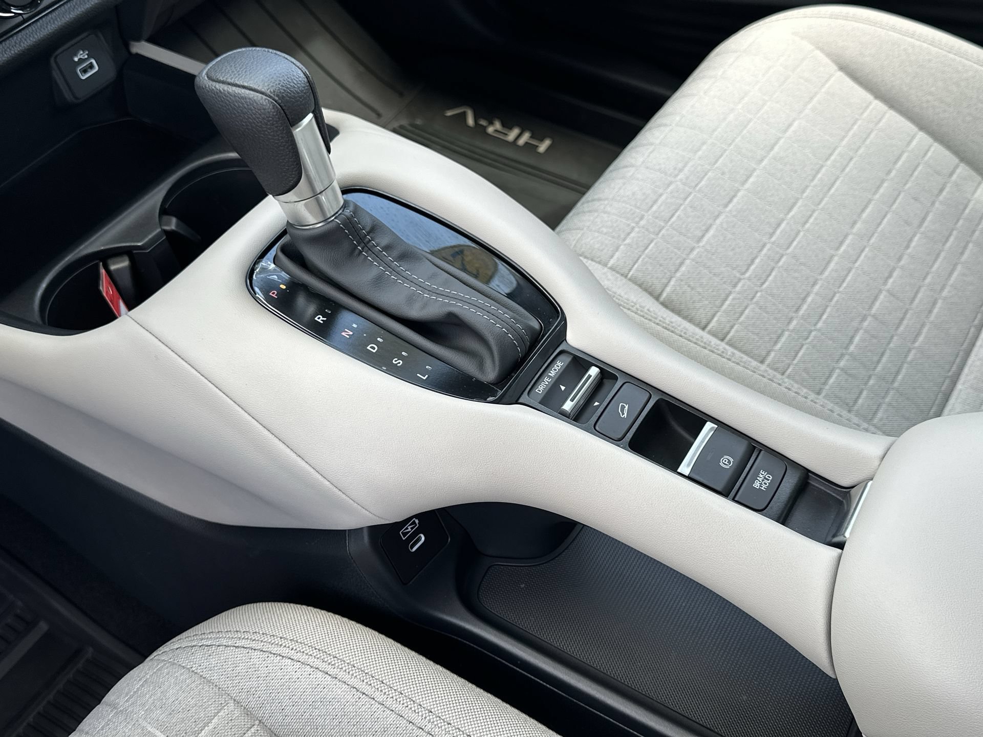 Used 2025 Honda HR-V LX image 23