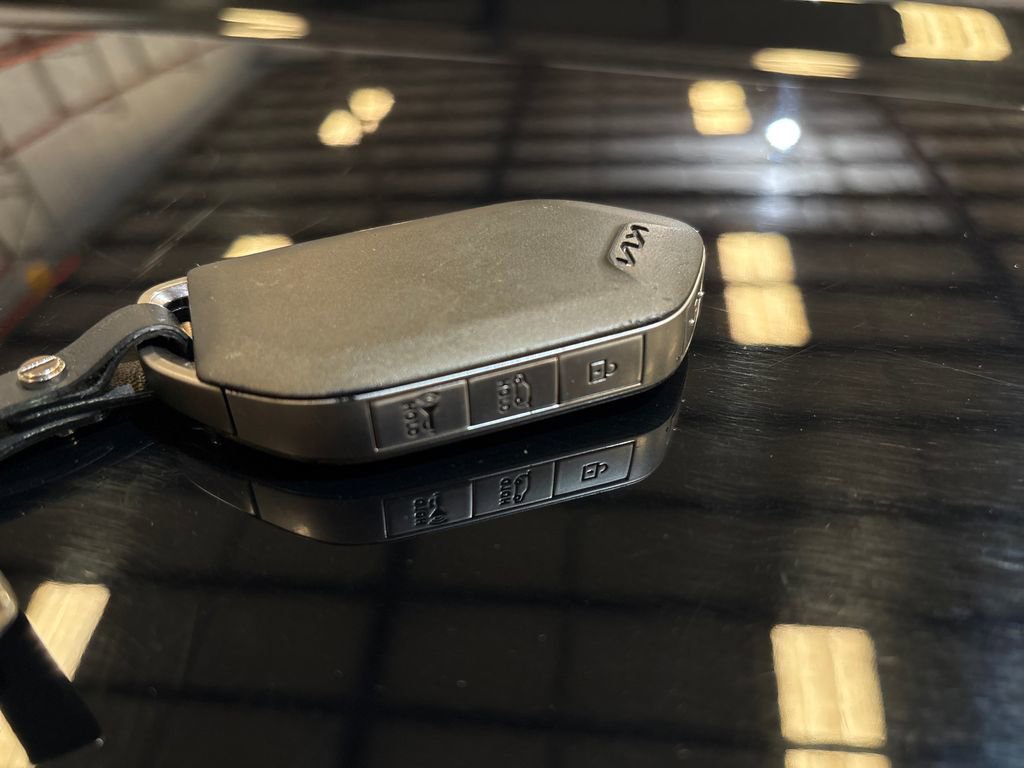 Used 2025 Kia Telluride S image 29