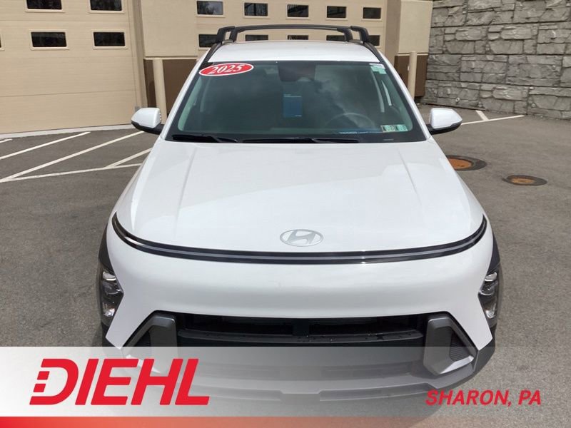 Certified 2025 Hyundai Kona SEL image 3