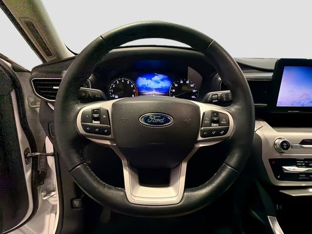 Used 2022 Ford Explorer XLT w/ Equipment Group 202A image 10
