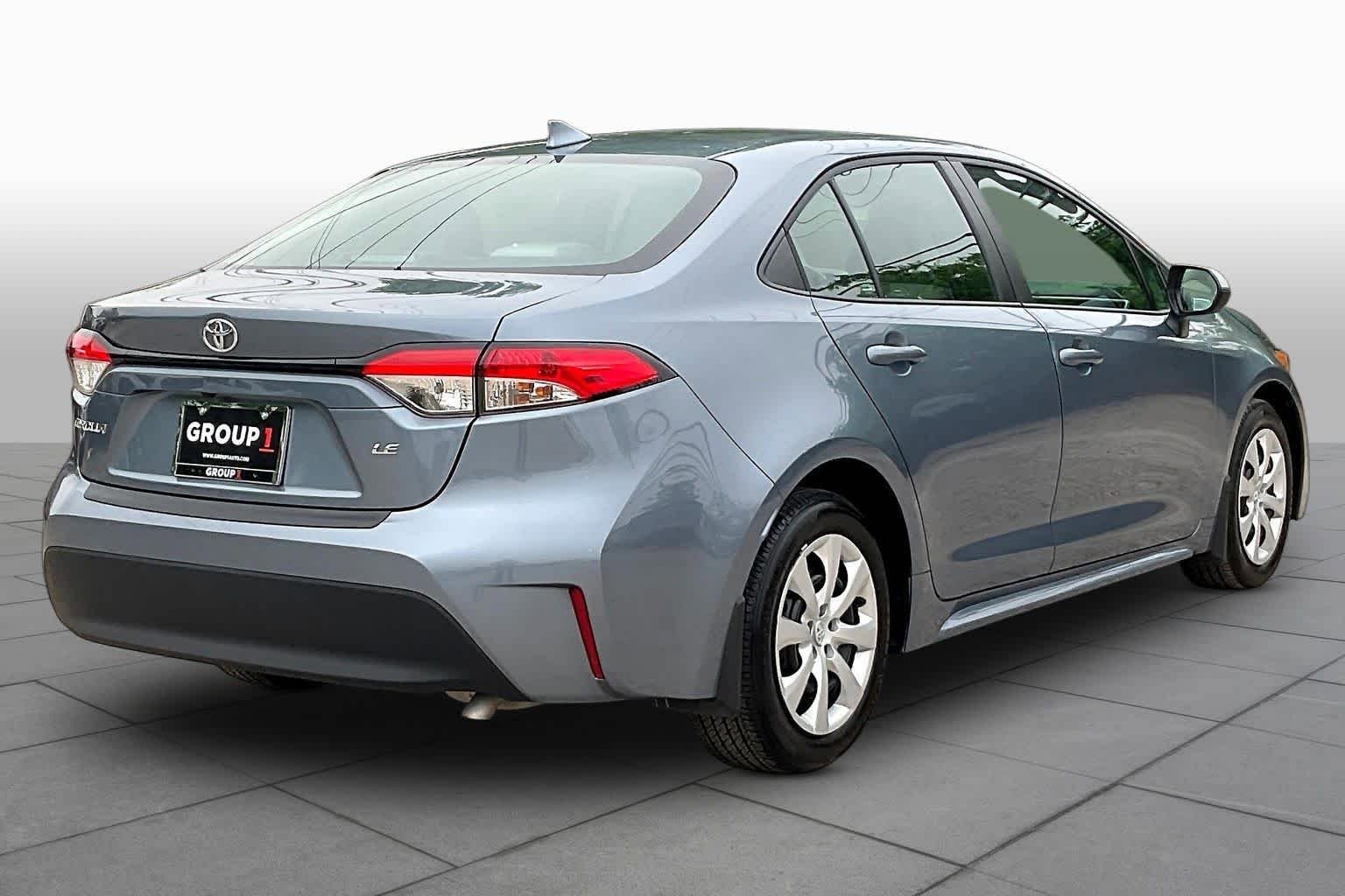 Used 2025 Toyota Corolla LE FWD image 13