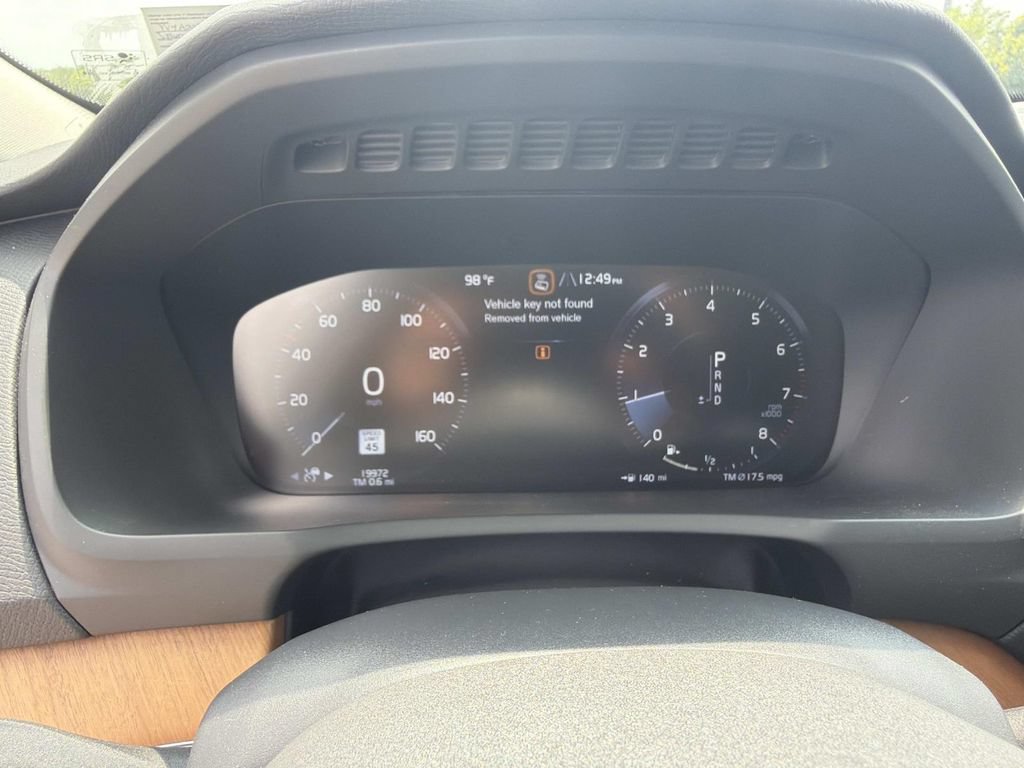 Used 2021 Volvo XC90 T6 Momentum w/ Advanced Package AWD/4WD image 11