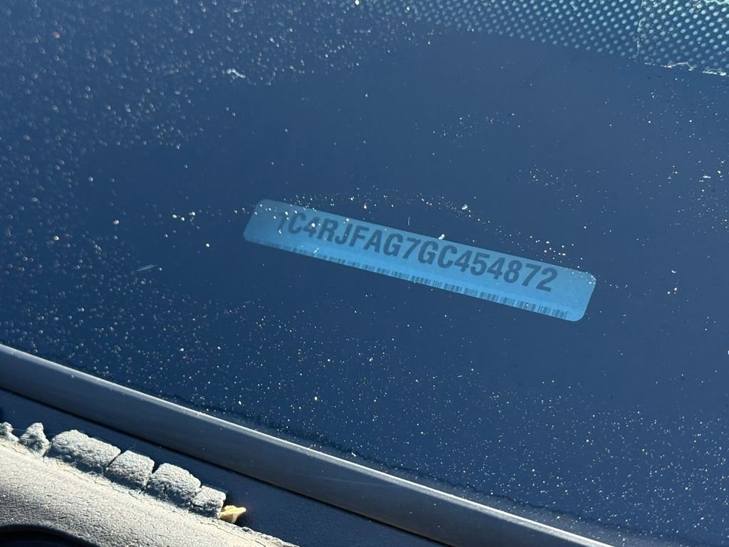 Used 2016 Jeep Grand Cherokee Laredo w/ Quick Order Package 23E image 32