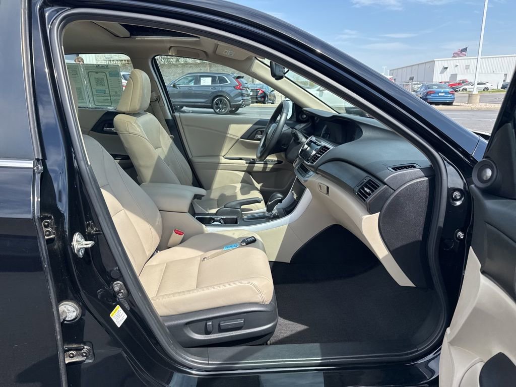 Used 2015 Honda Accord EX-L image 39
