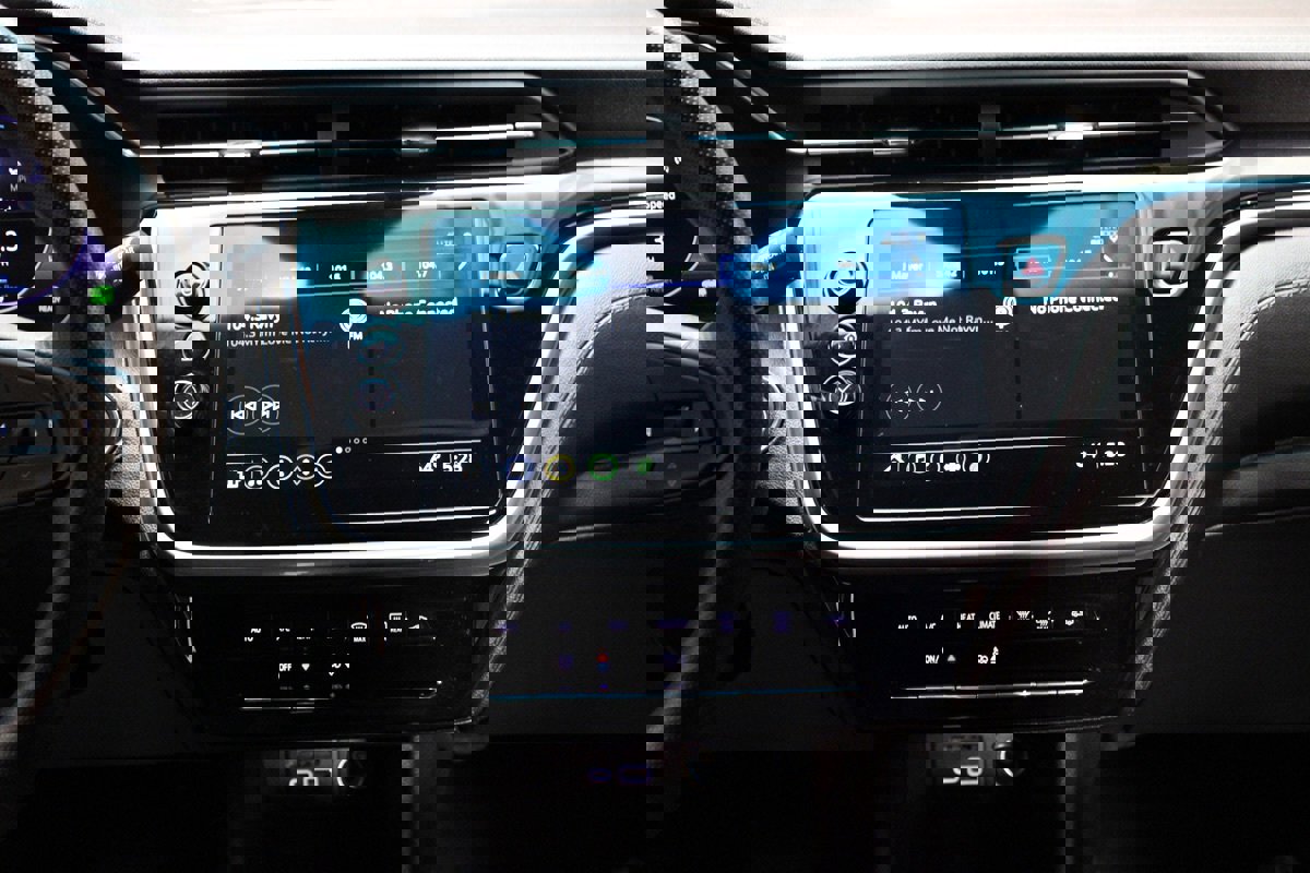 Used 2023 Chevrolet Bolt LT w/ Driver Confidence Package image 32