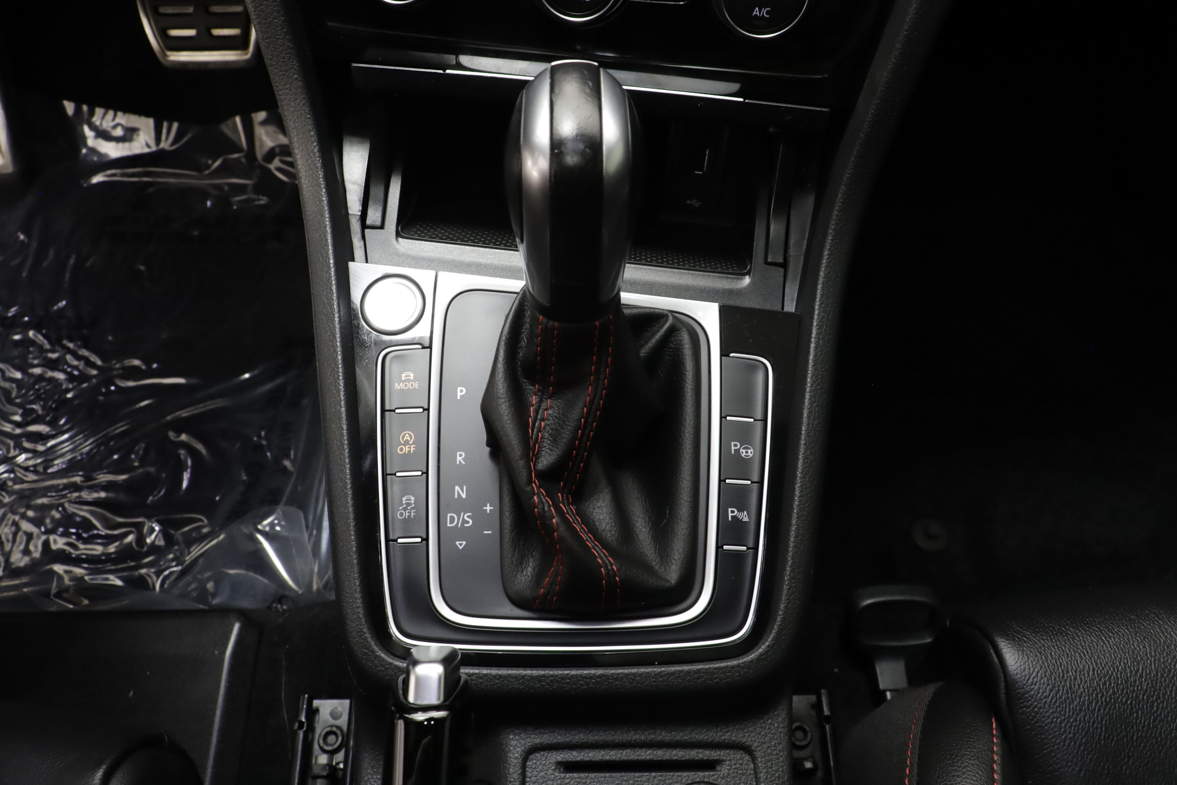 Used 2020 Volkswagen GTI Autobahn FWD image 15