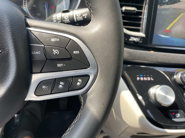 Used 2024 Chrysler Pacifica Touring-L FWD image 29