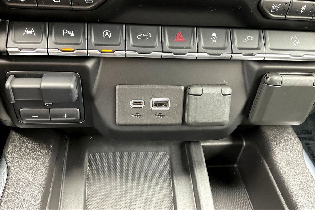 Used 2020 GMC Sierra 1500 Denali w/ Driver Alert Package II AWD/4WD image 17
