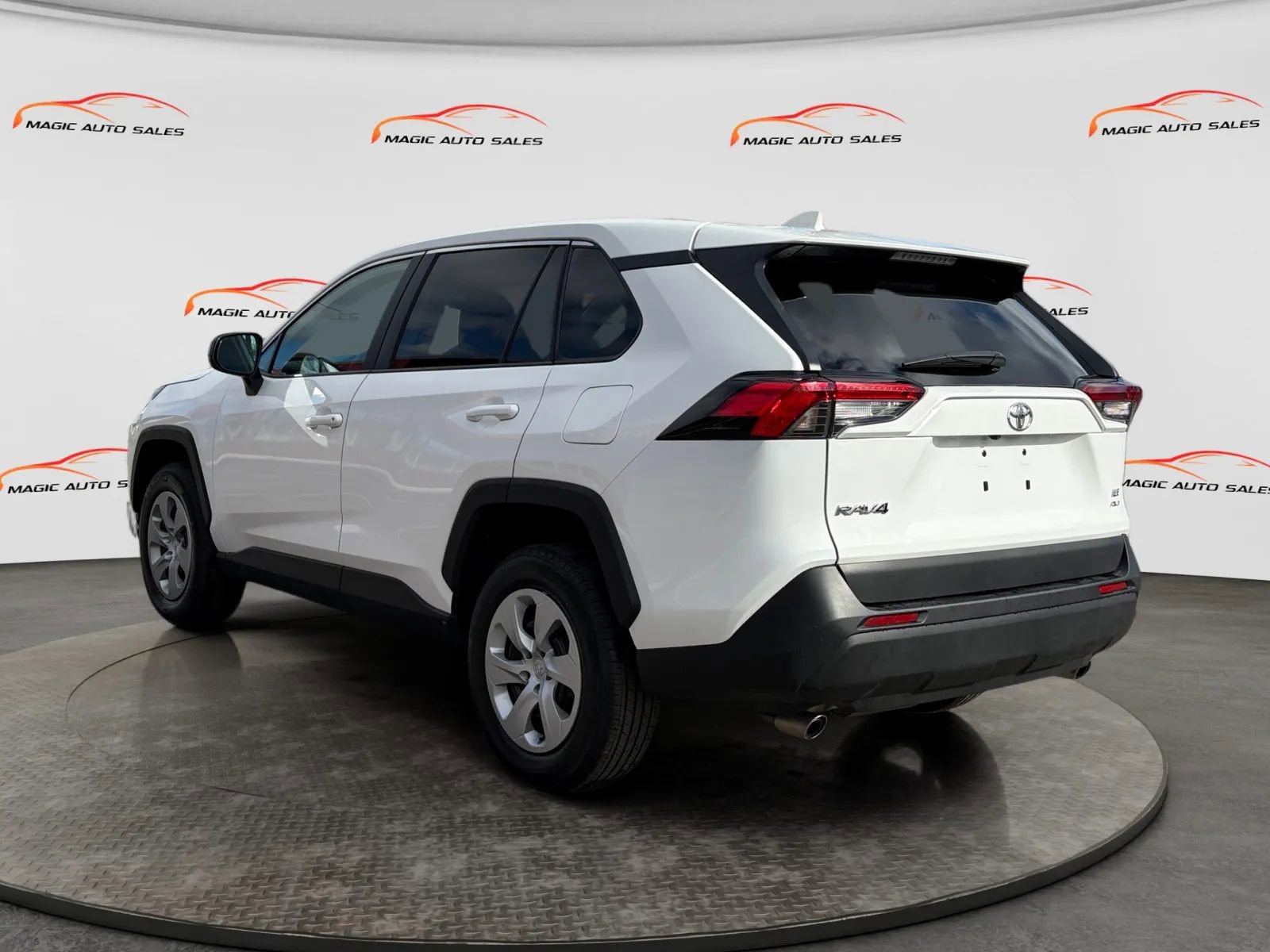 Used 2025 Toyota RAV4 LE image 6