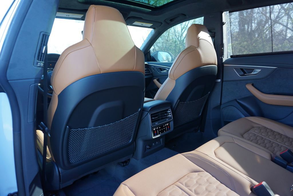 Used 2025 Audi RS Q8 performance image 31