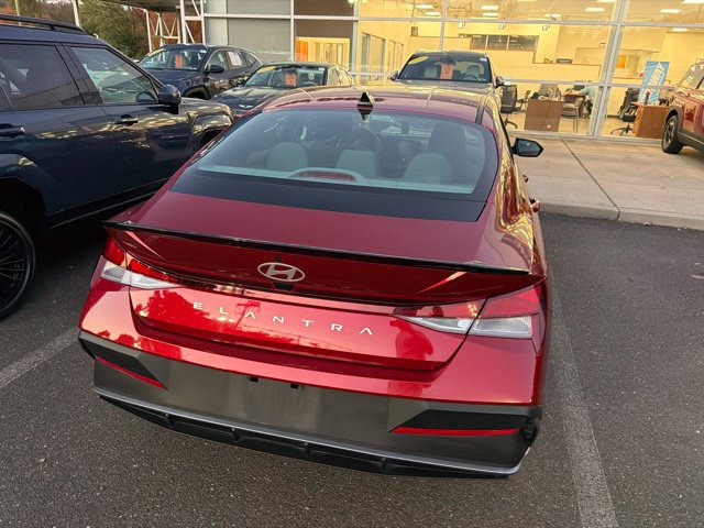 Used 2025 Hyundai Elantra Sport FWD image 14