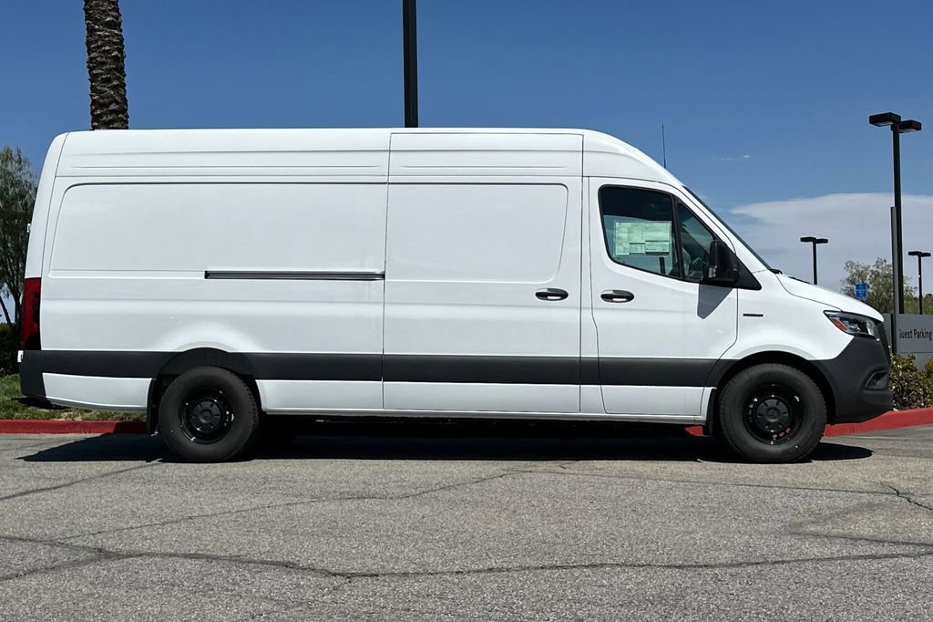 New 2024 Mercedes-Benz eSprinter 170 Cargo image 7