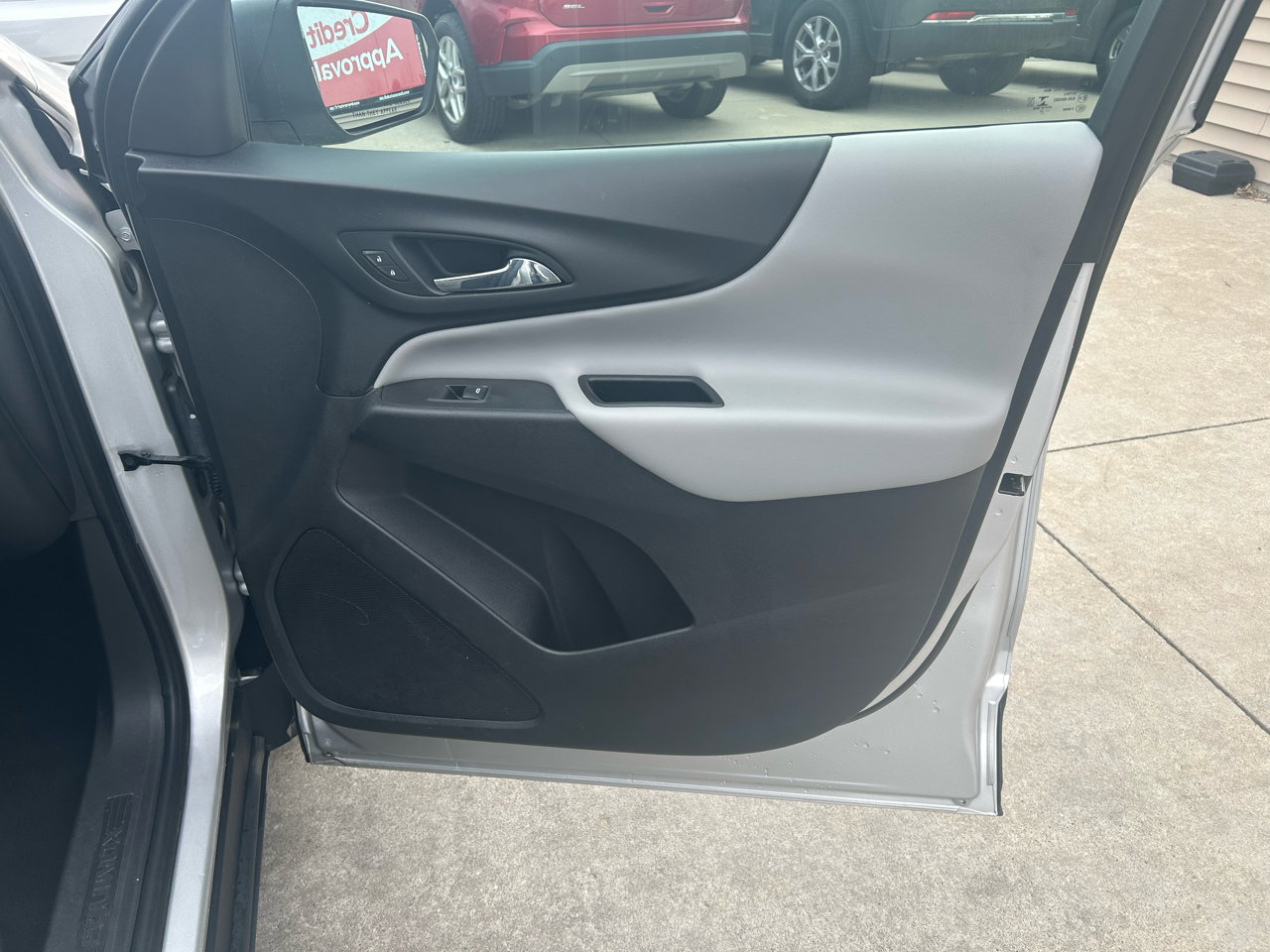 Used 2021 Chevrolet Equinox LS w/ LS Convenience Package image 15