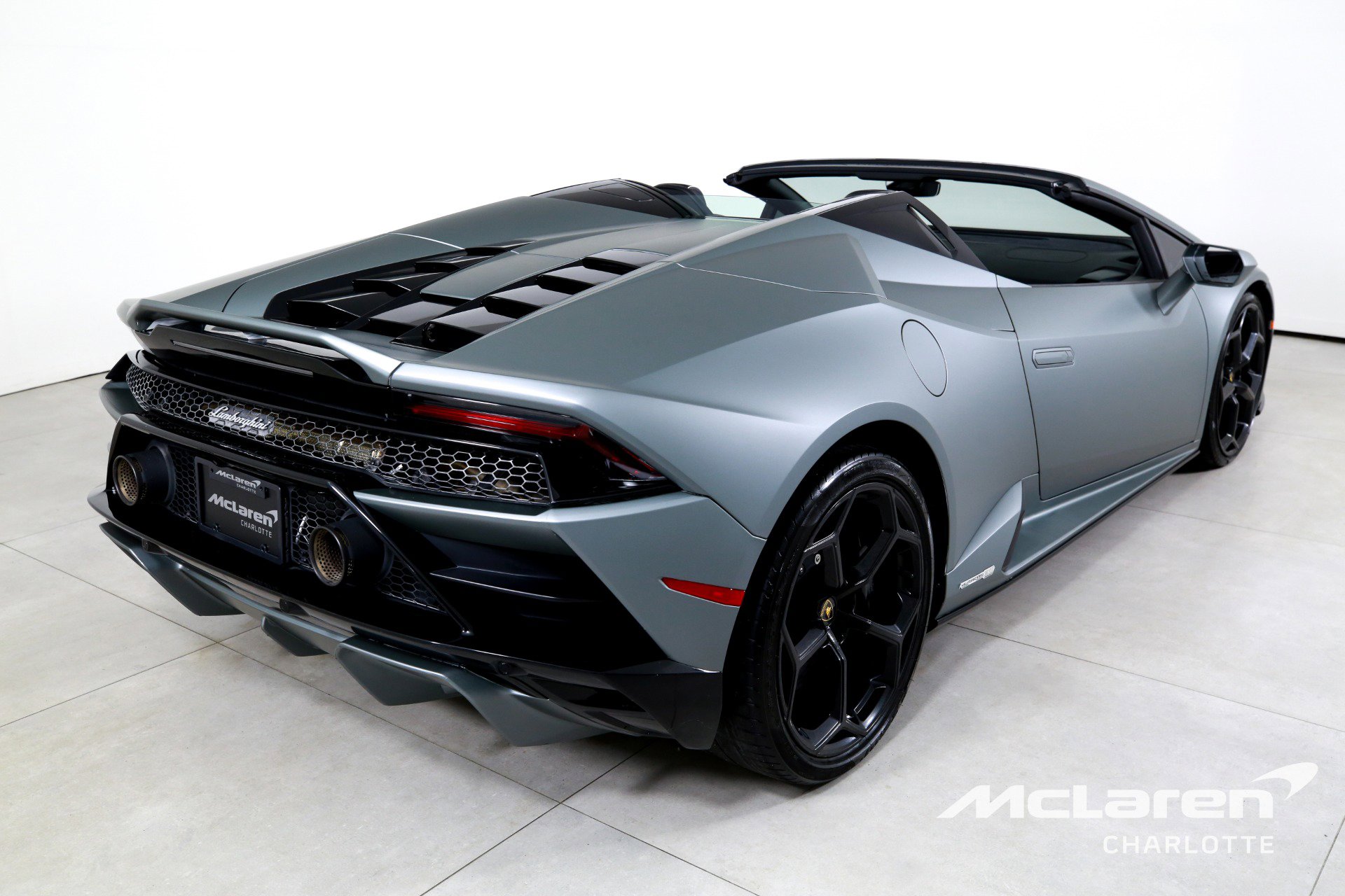 Used 2021 Lamborghini Huracan EVO image 9