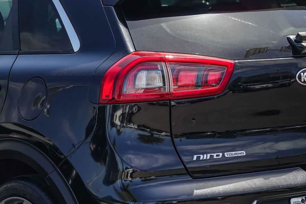 Certified 2017 Kia Niro FWD image 7