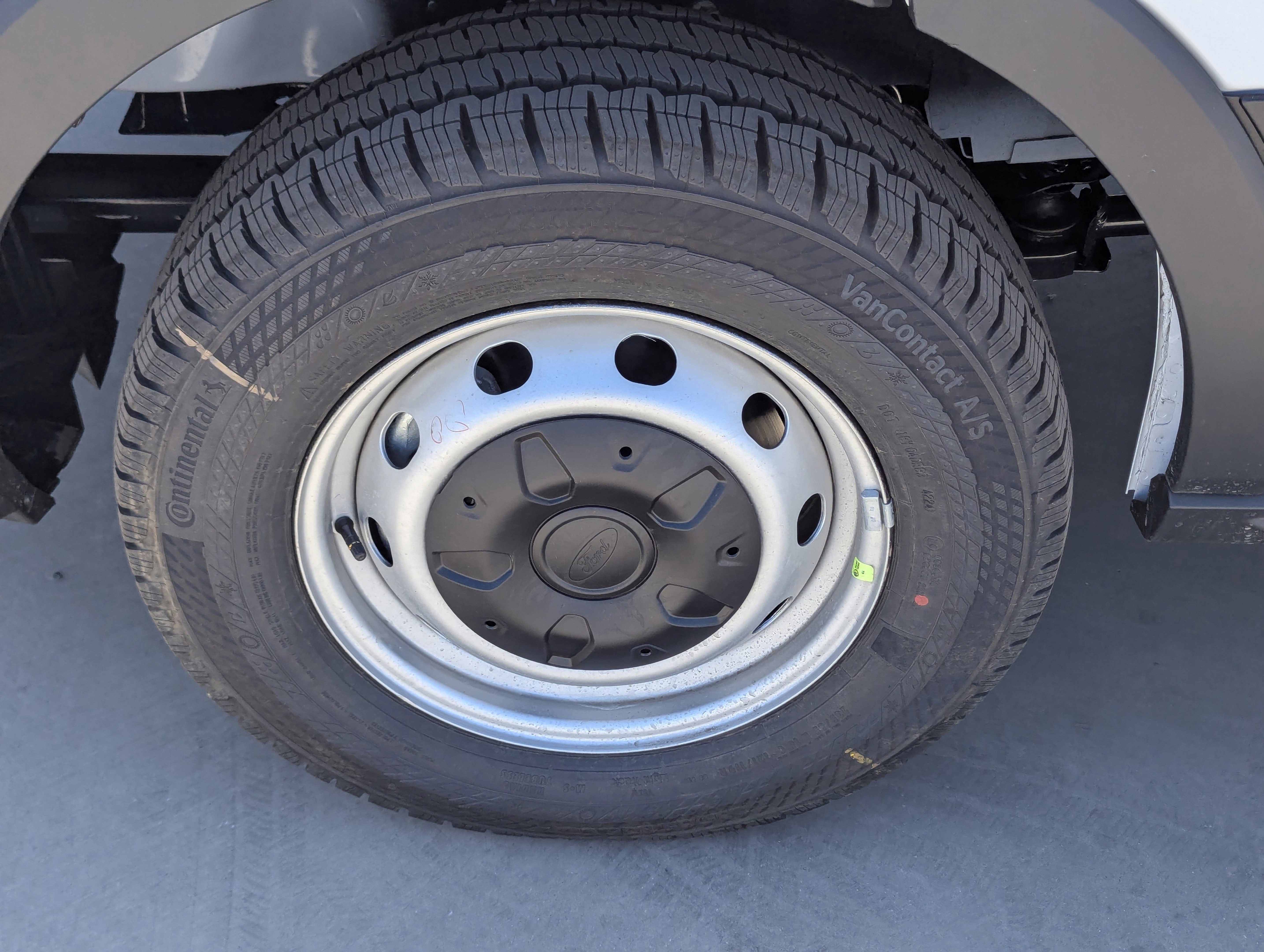 New 2025 Ford Transit 250 148 Medium Roof image 9