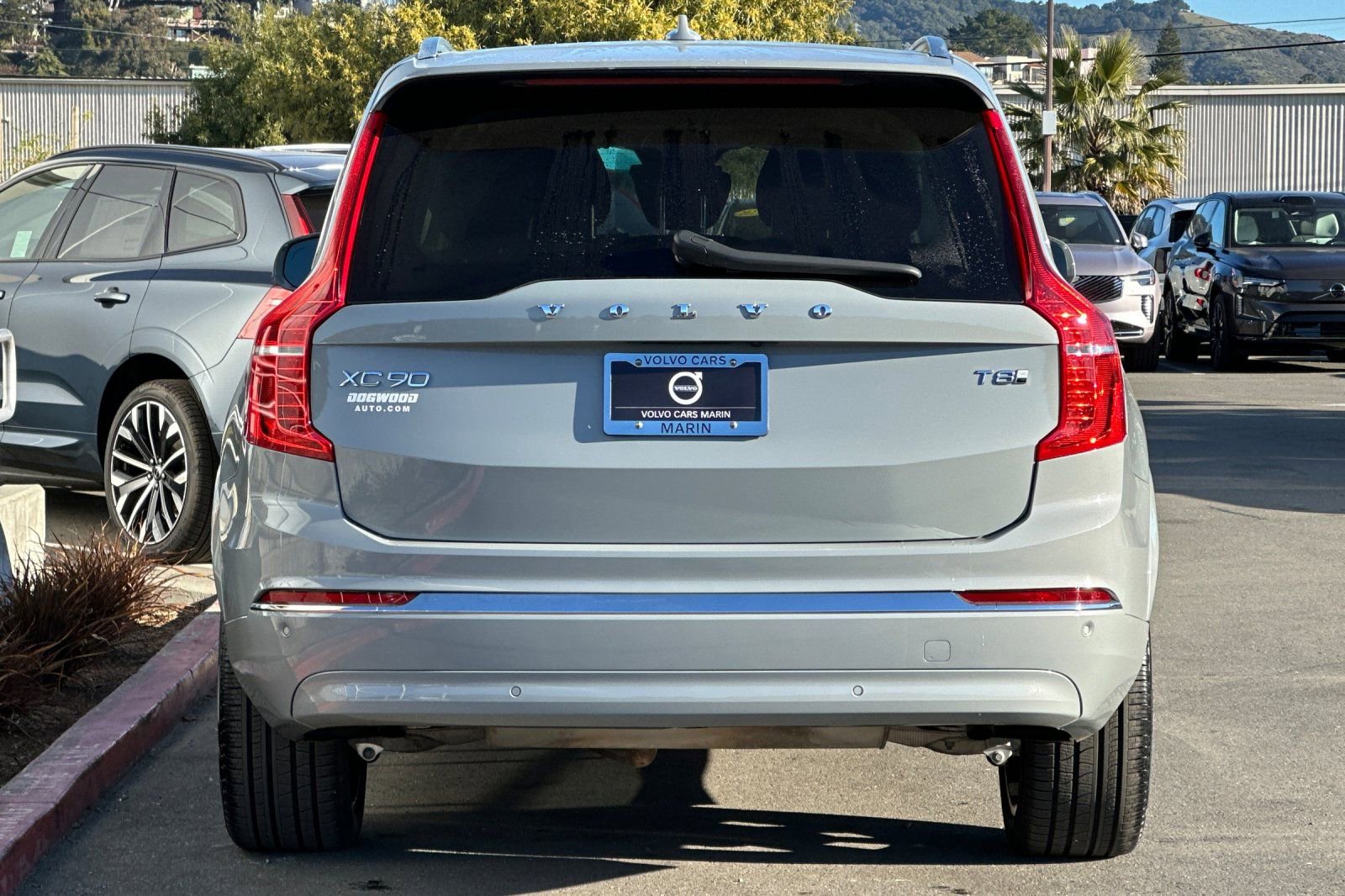Used 2025 Volvo XC90 T8 Core w/ Climate Package image 8