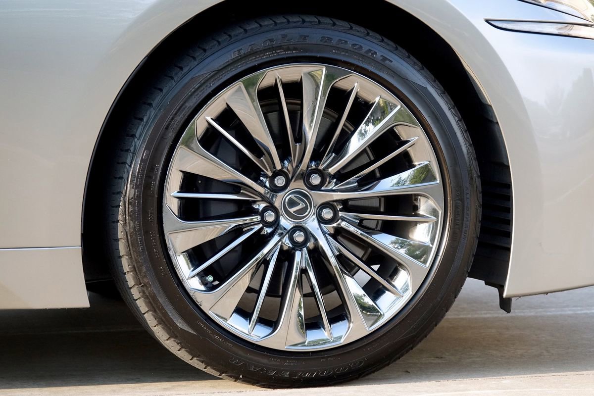 Used 2019 Lexus LS 500 image 30
