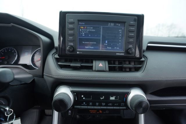 Used 2022 Toyota RAV4 LE image 28