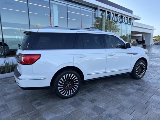 Used 2020 Lincoln Navigator Black Label w/ Cargo Convenience Package AWD/4WD image 2