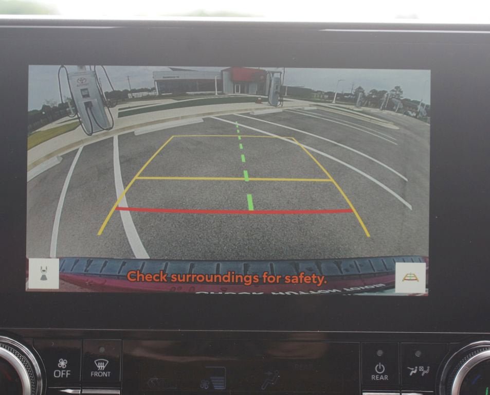 Used 2023 Toyota Highlander Limited FWD image 8