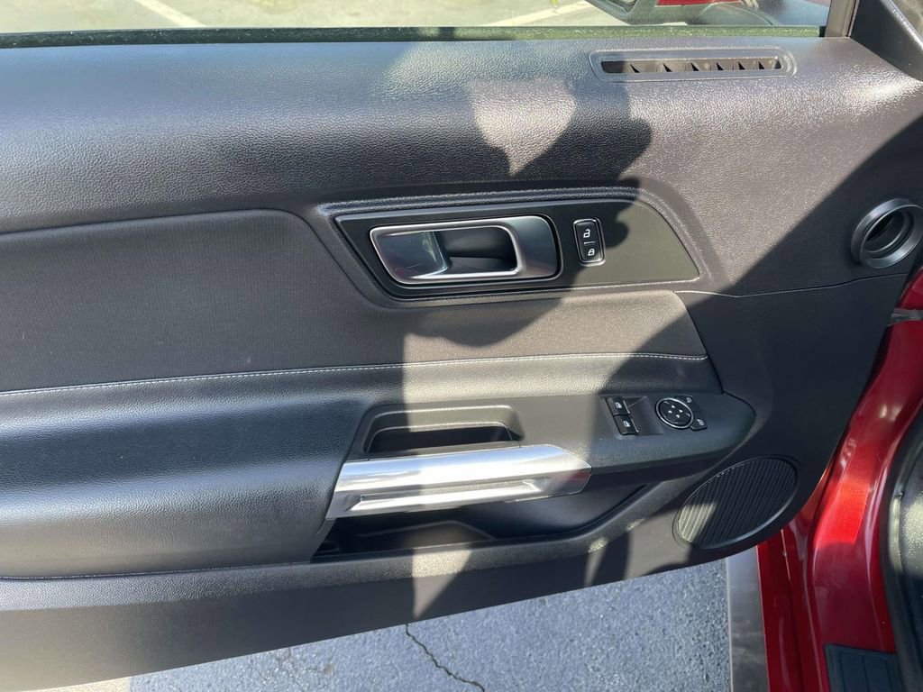 Used 2019 Ford Mustang Coupe image 18